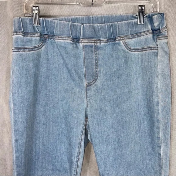 Eileen Fisher frayed hem pull on jeans size small - Picture 3 of 9